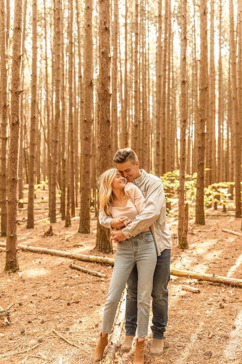 fall couple photoshoot ideas