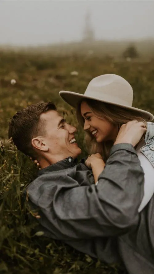 fall couple photoshoot ideas