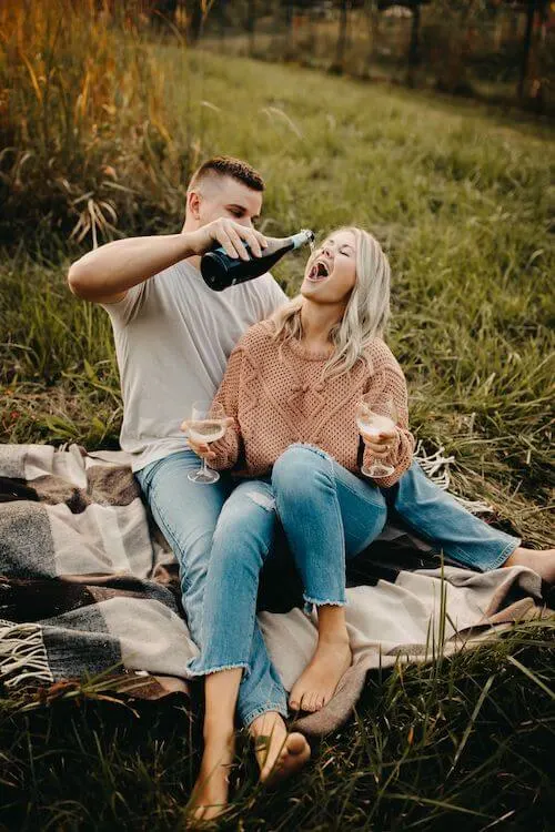 fall couple photoshoot ideas