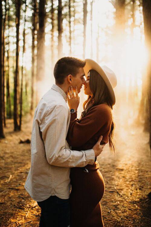 fall couple photoshoot ideas