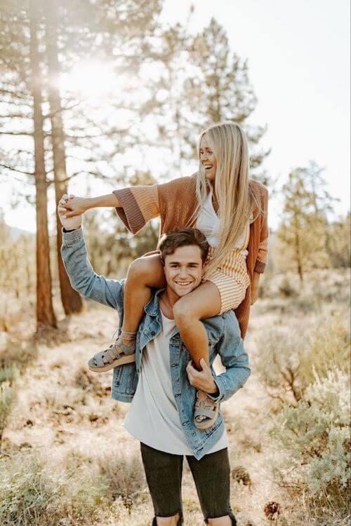 fall couple photoshoot ideas