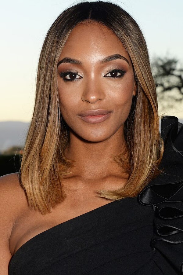 Sleek Center-Parted Lob