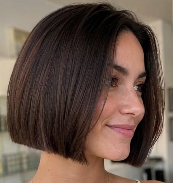 Straight Blunt Bob with Classic Finish