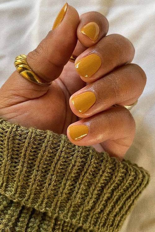 fall minimalist nails