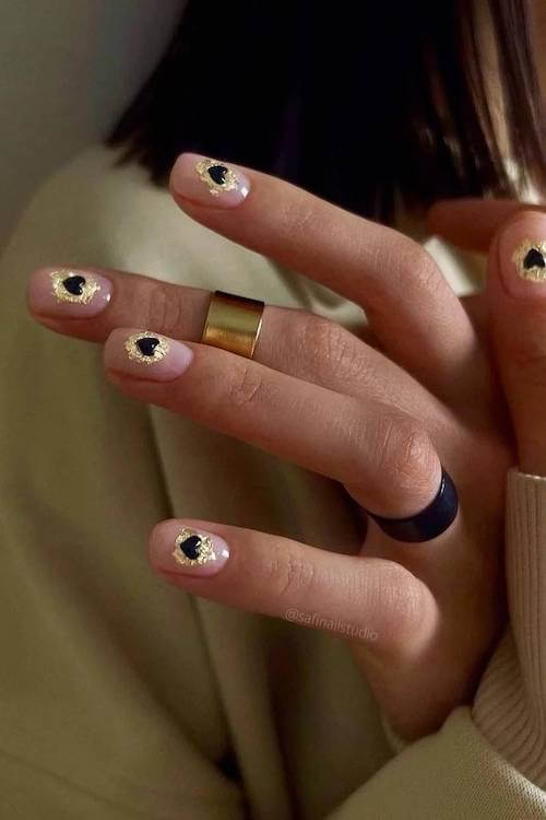 fall minimalist nails