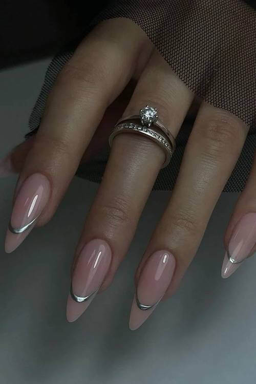 fall minimalist nails