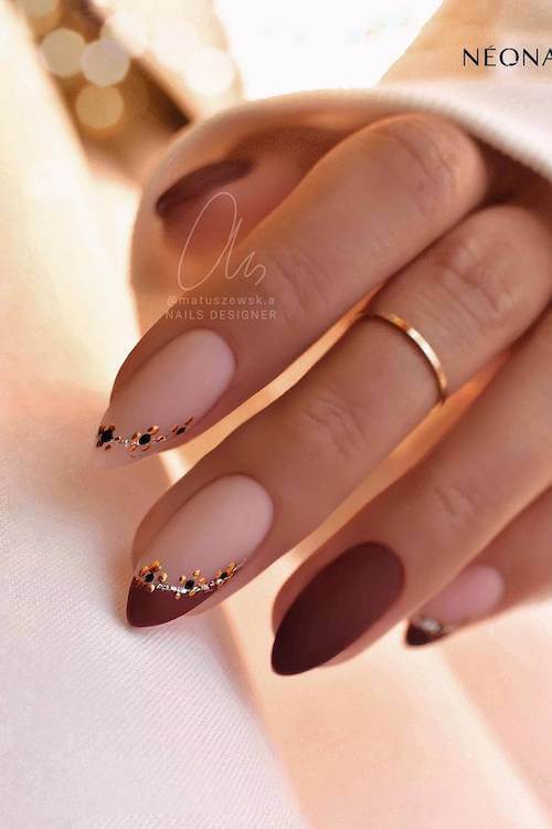 fall minimalist nails