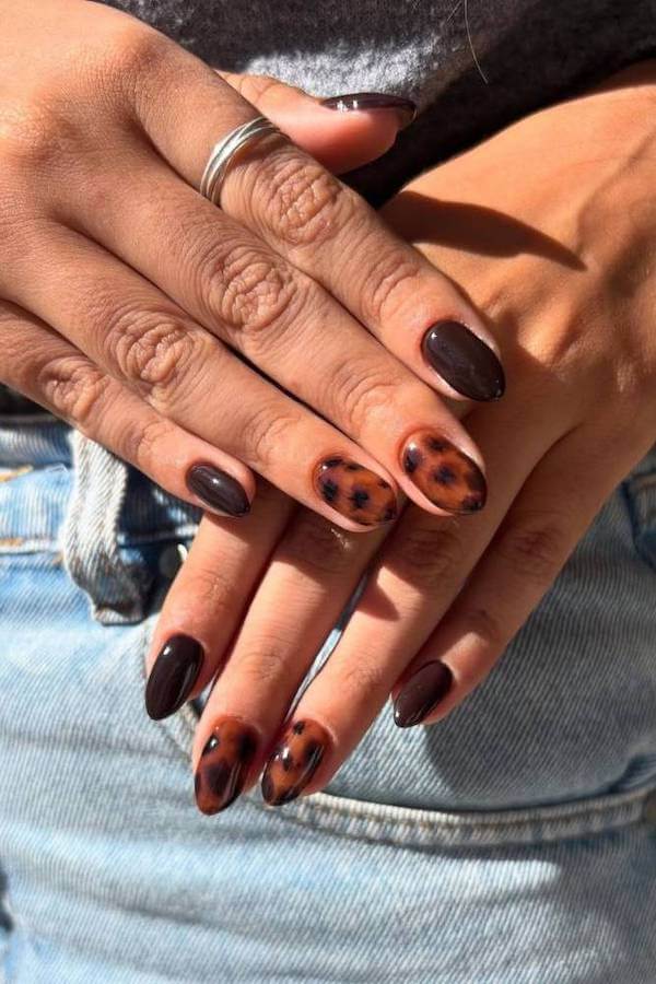 Classic Dark Tortoise Shell Nails