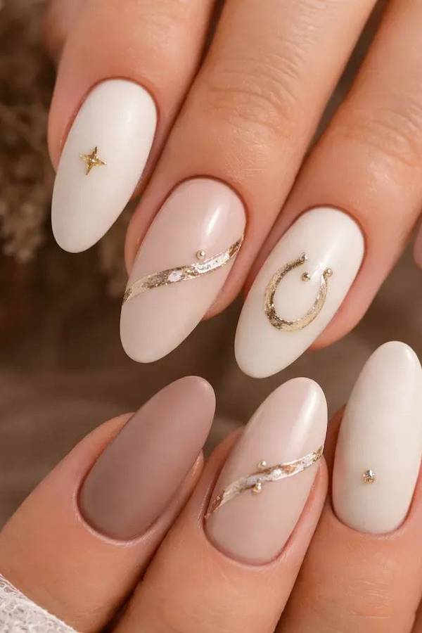 Minimalist White Western Nails