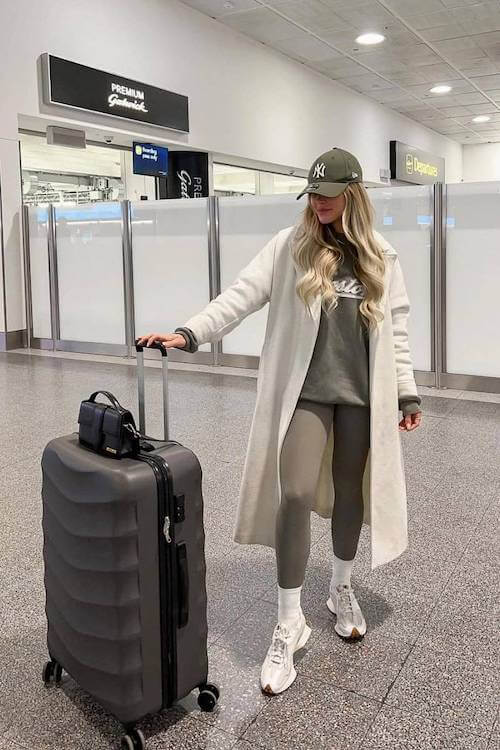 fall winter airport outfit