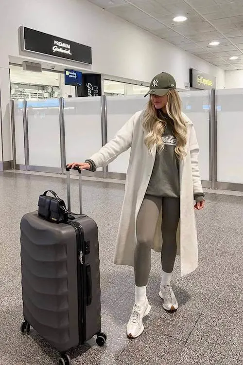 fall winter airport outfit