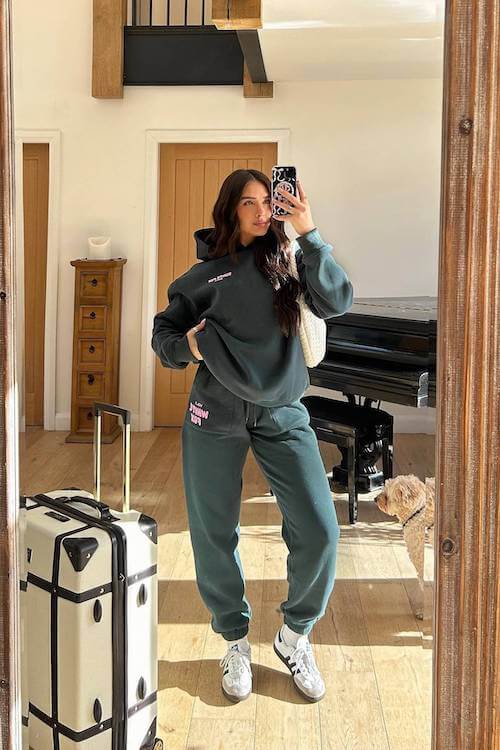 fall winter airport outfit