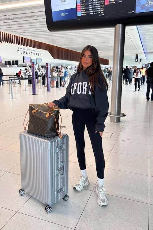 fall winter airport outfit