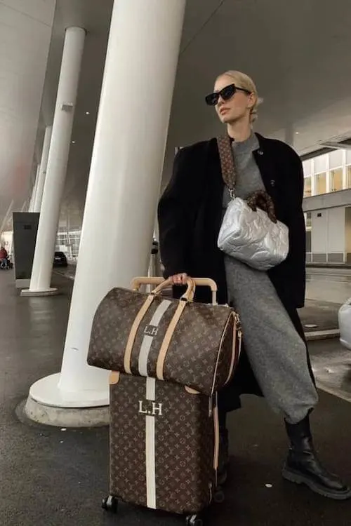 fall winter airport outfit