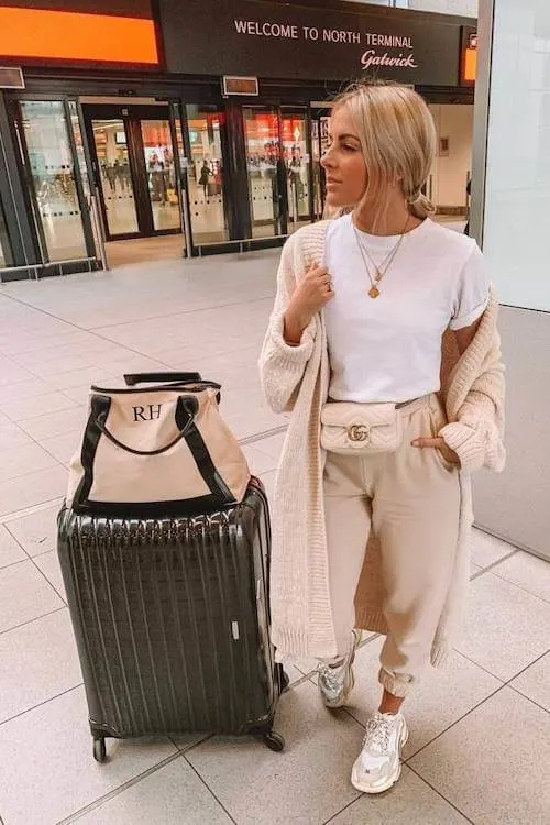fall winter airport outfit