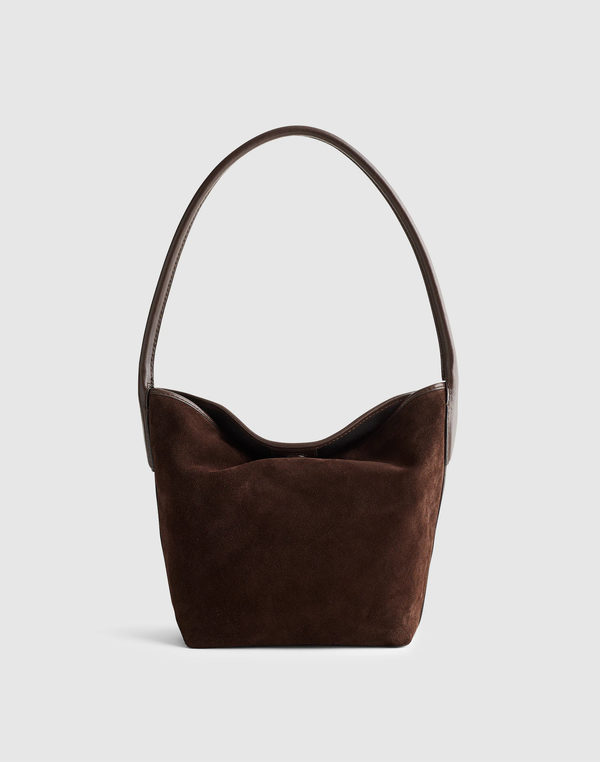 fall winter quiet luxury capsule wardrobe