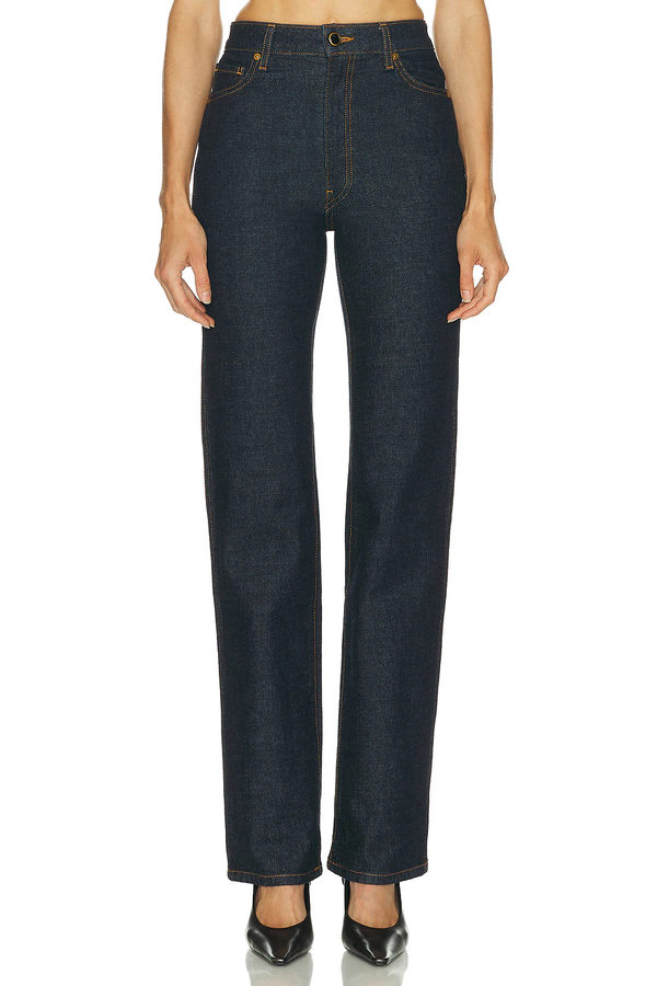 fall winter quiet luxury capsule wardrobe