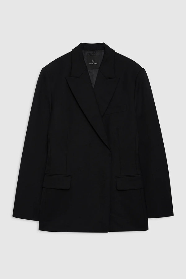 fall winter quiet luxury capsule wardrobe