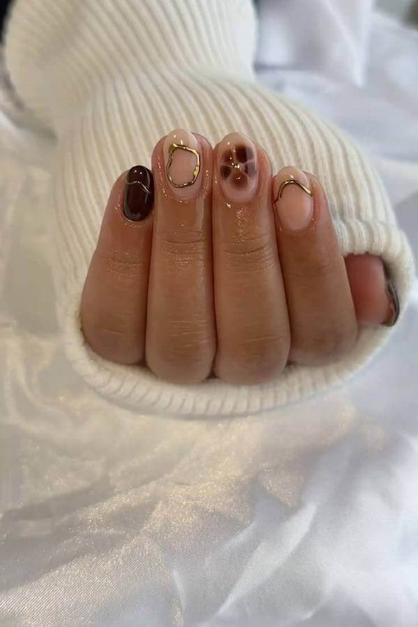 Neutral Abstract Gold Nails