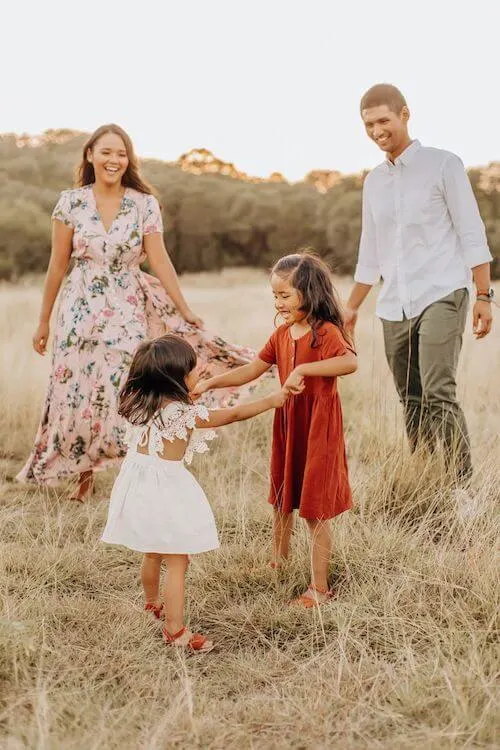 family photoshoot outfits summer