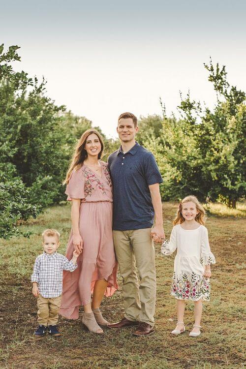 family photoshoot outfits summer