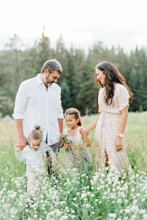 family photoshoot outfits summer