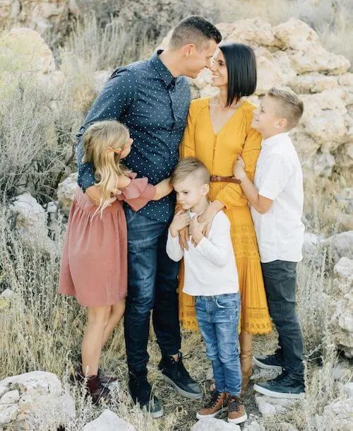 family photoshoot outfits summer