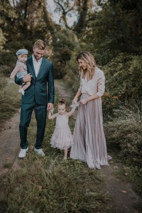 family photoshoot outfits summer