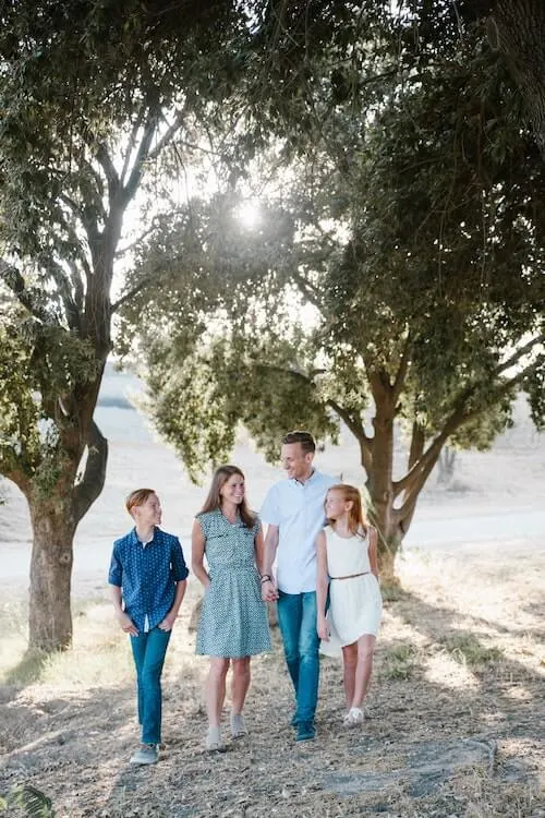 family photoshoot outfits summer