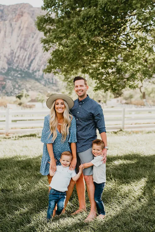 family photoshoot outfits summer