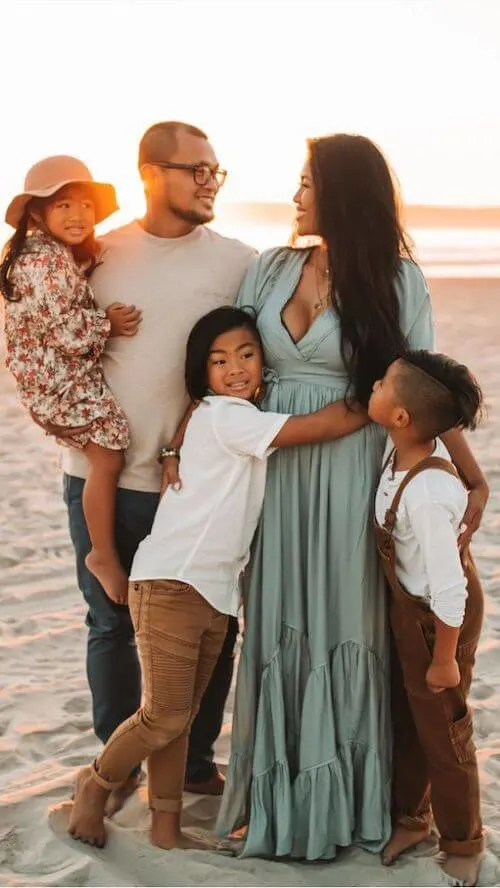 family photoshoot outfits summer