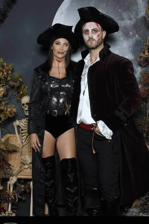 Halloween costumes couples