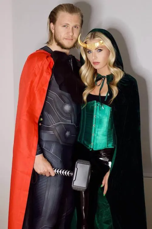 Halloween costumes couples
