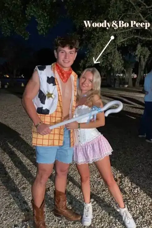 Halloween costumes couples