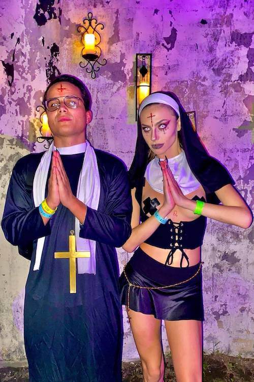 Halloween costumes couples