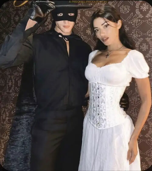 Halloween costumes couples
