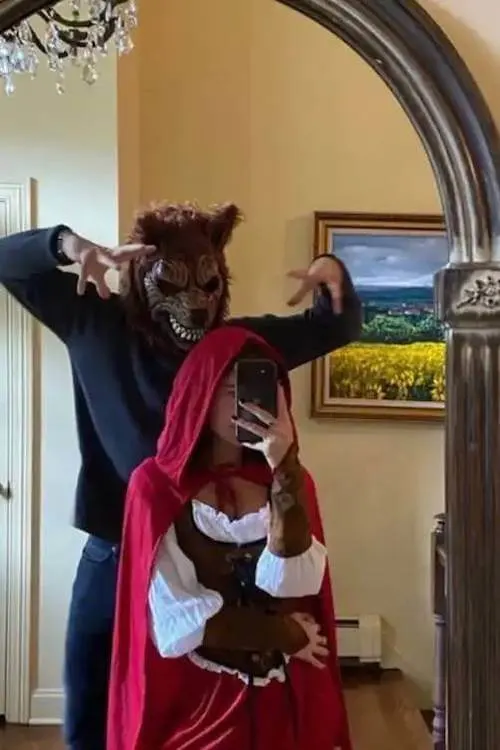 Halloween costumes couples