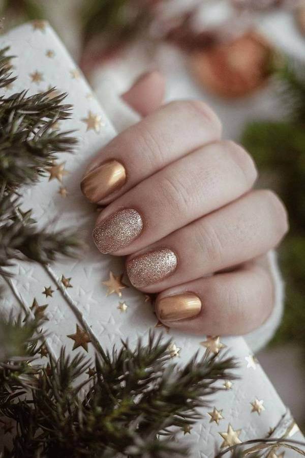 Metallic Gold And Glitter Short Nails
