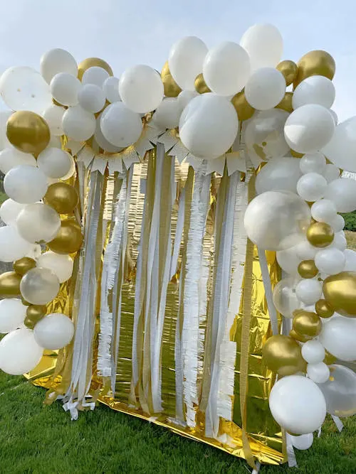 Graduation Party Balloon Decoration - YouTube