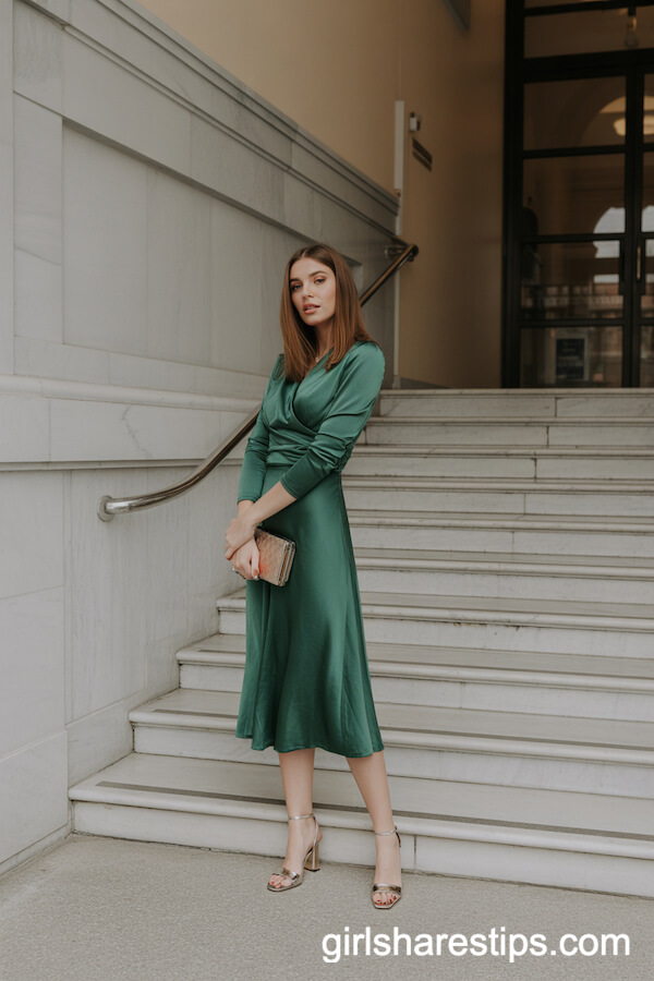 Emerald Green Midi Dress and Metallic Heels for Modern Elegance