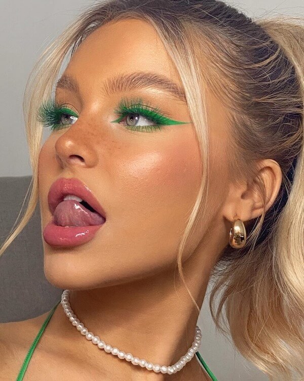 Bold Green Winged Eyeliner Look