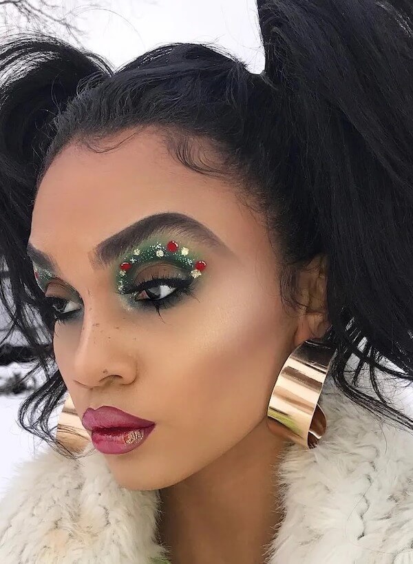 Christmas Tree Accented Eye Makeup