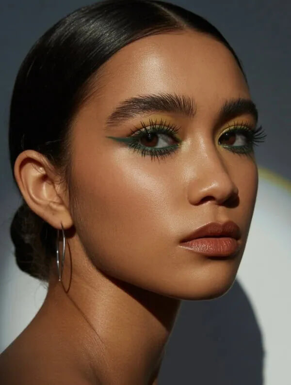 Modern Green Graphic Liner Makeup