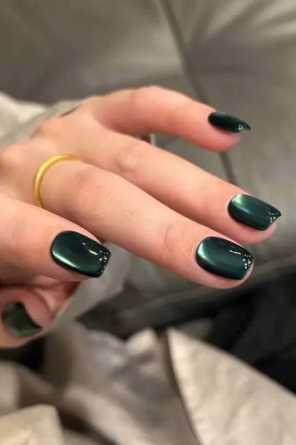 Rich Dark Emerald Cat Eye Nails