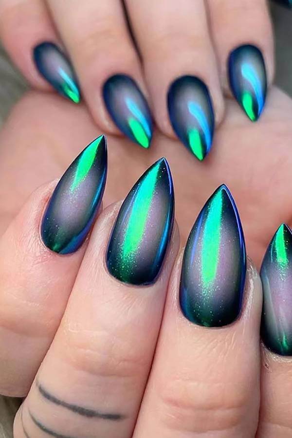 Holographic Green Cat Eye Nails