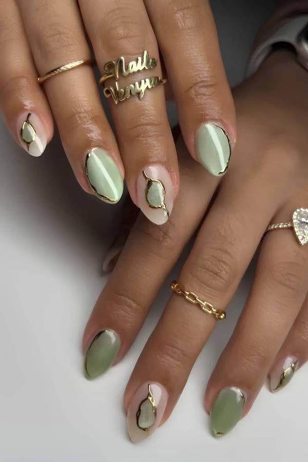 Green and Gold Marble Cat Eye Nails