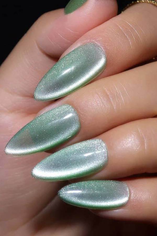 Metallic Chrome Green Cat Eye Nails