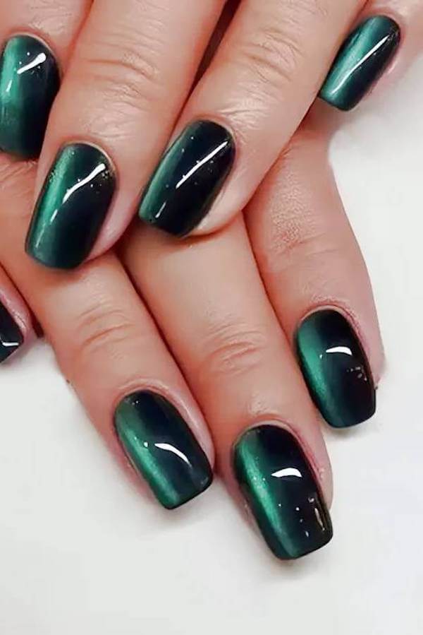 Deep Emerald Cat Eye Nails