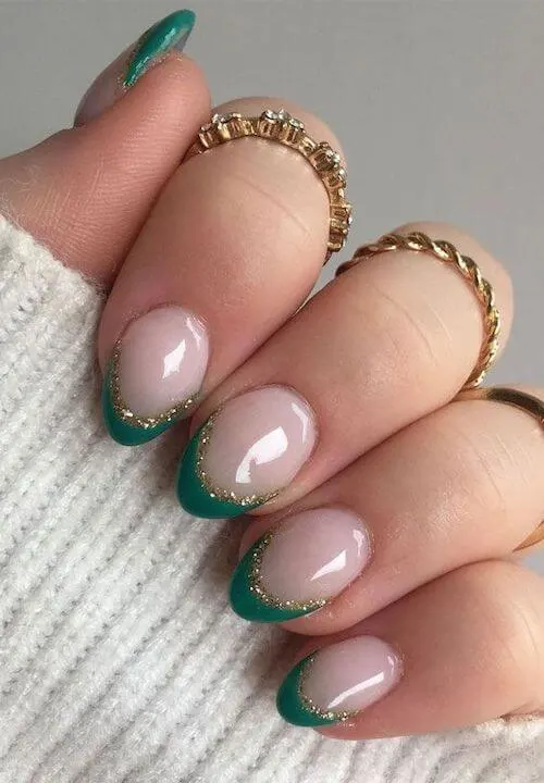 green Christmas nail ideas