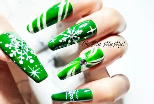 green Christmas nail ideas